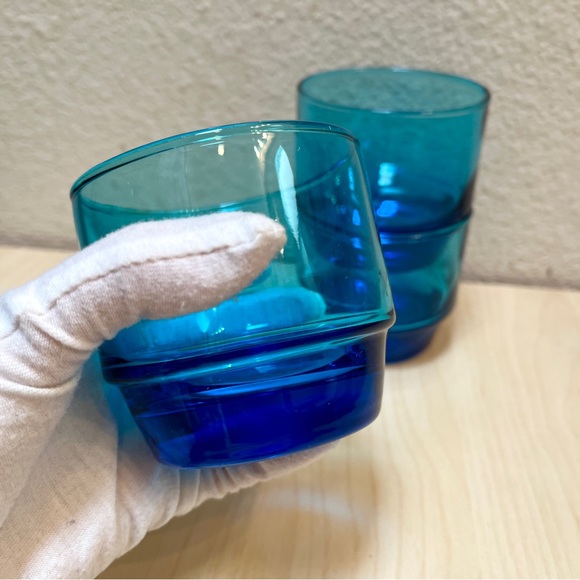 Blue Glasses. Set of 3. Vintage. Beautiful. Stackable. - Picture 3 of 6